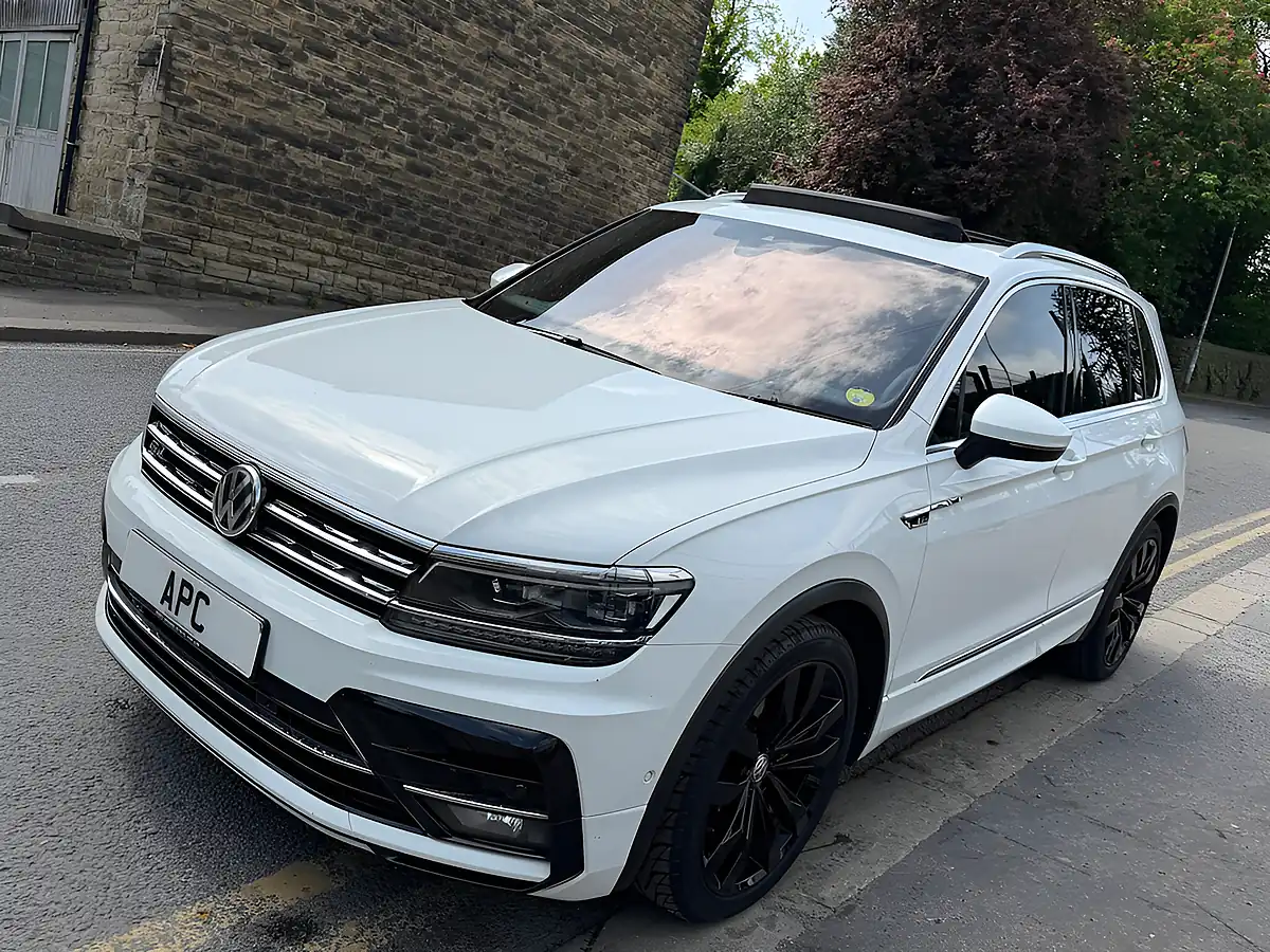 Used 2018 Volkswagen Tiguan R-Line White - Interior and Exterior details 3