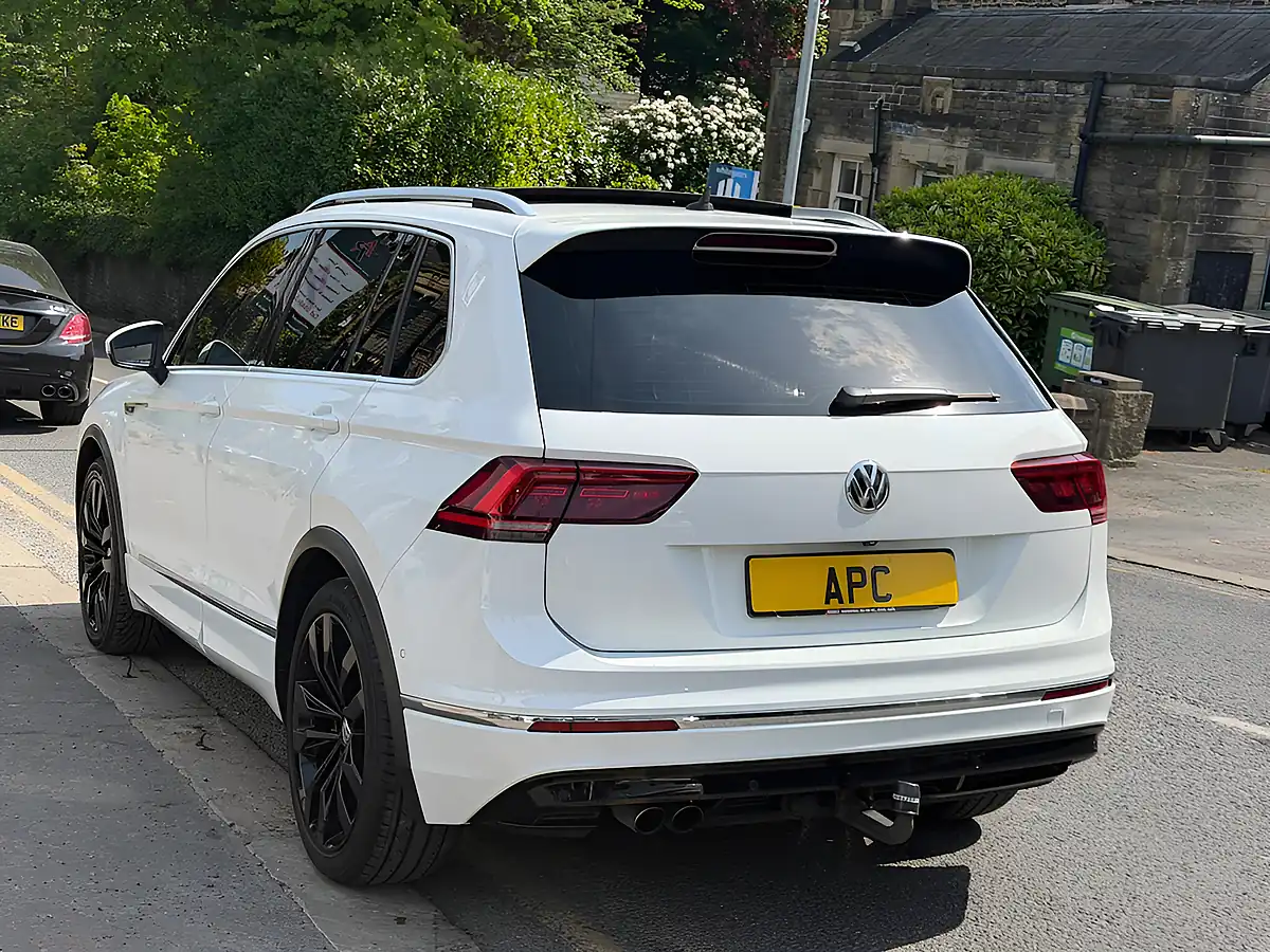 Used 2018 Volkswagen Tiguan R-Line White - Interior and Exterior details 4