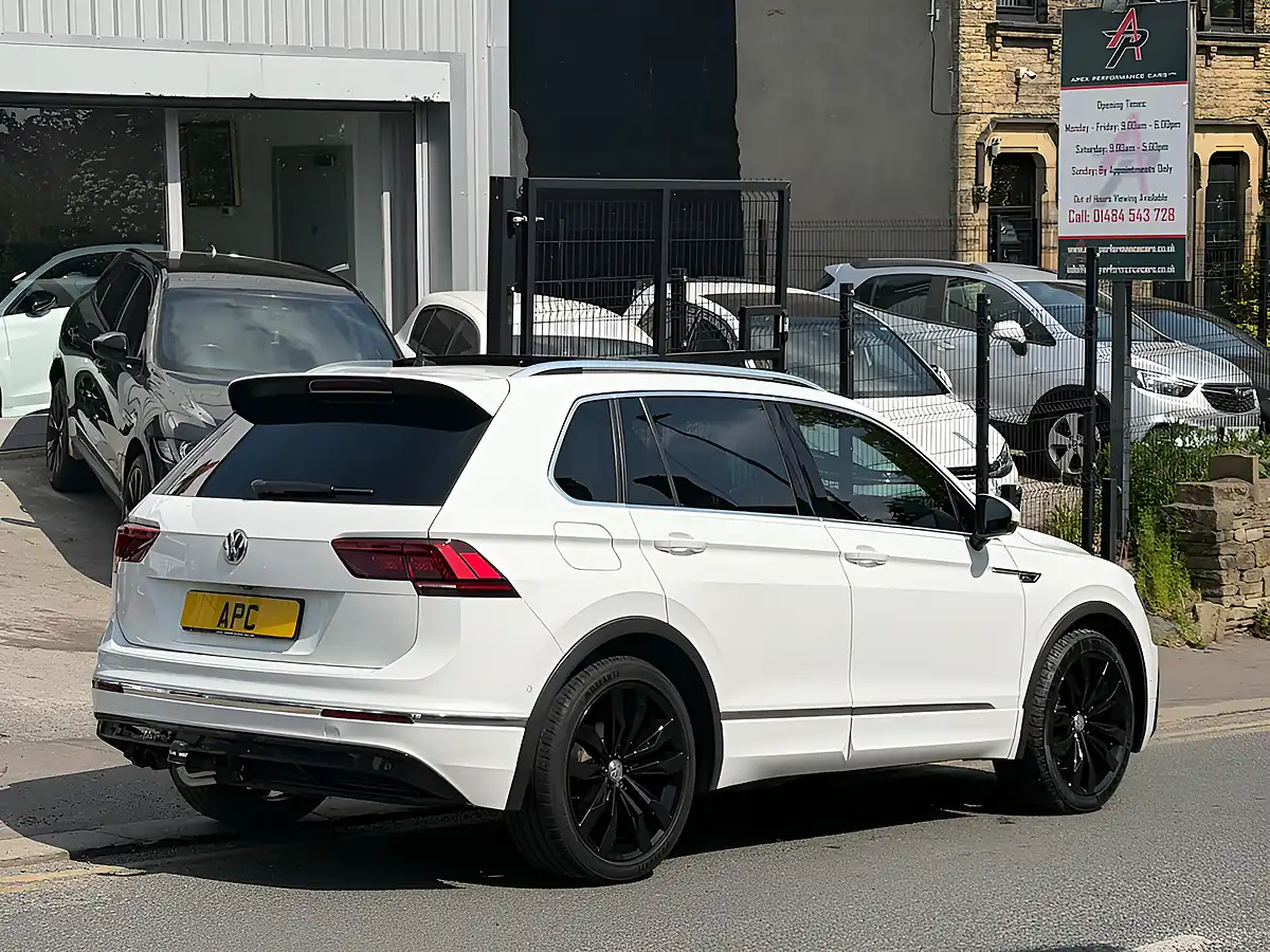 Used 2018 Volkswagen Tiguan R-Line White - Interior and Exterior details 6
