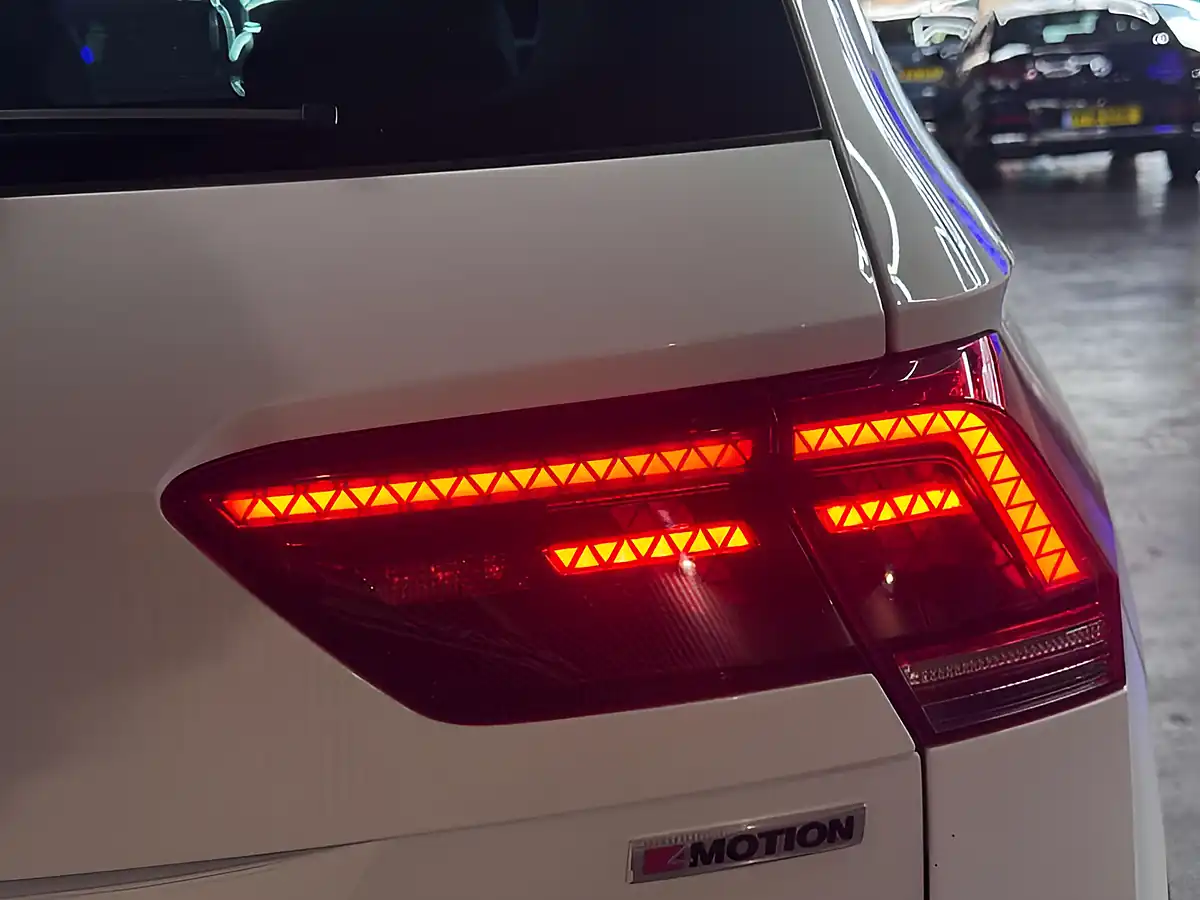 Used 2018 Volkswagen Tiguan R-Line White - Interior and Exterior details 13
