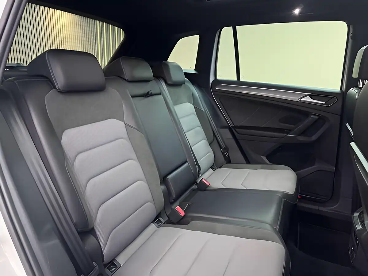 Used 2018 Volkswagen Tiguan R-Line White - Interior and Exterior details 19