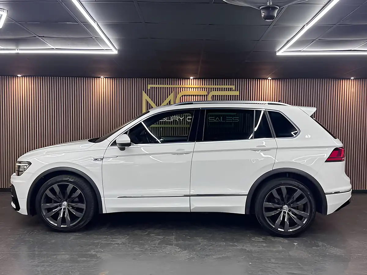 Used 2018 Volkswagen Tiguan R-Line White - Interior and Exterior details 7