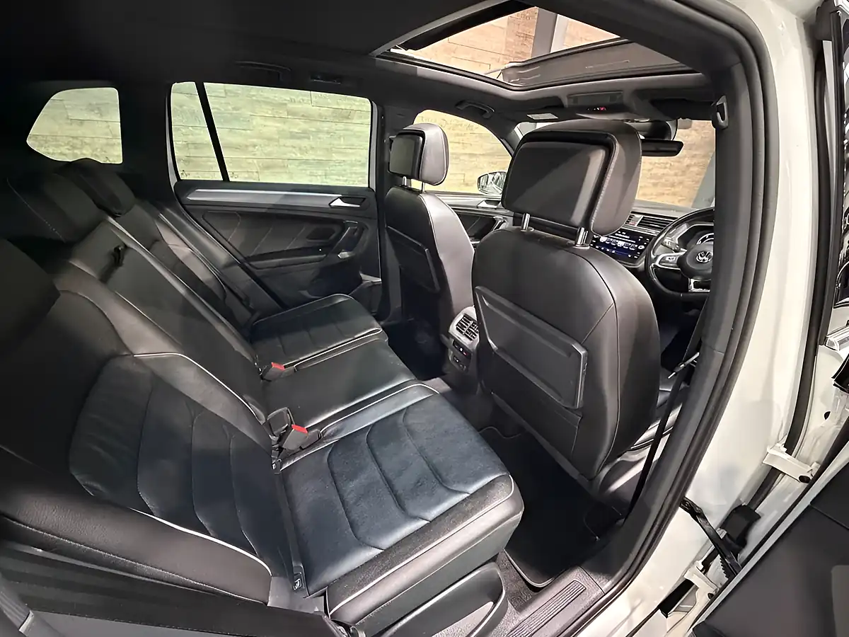 Used 2018 Volkswagen Tiguan R-Line White - Interior and Exterior details 11