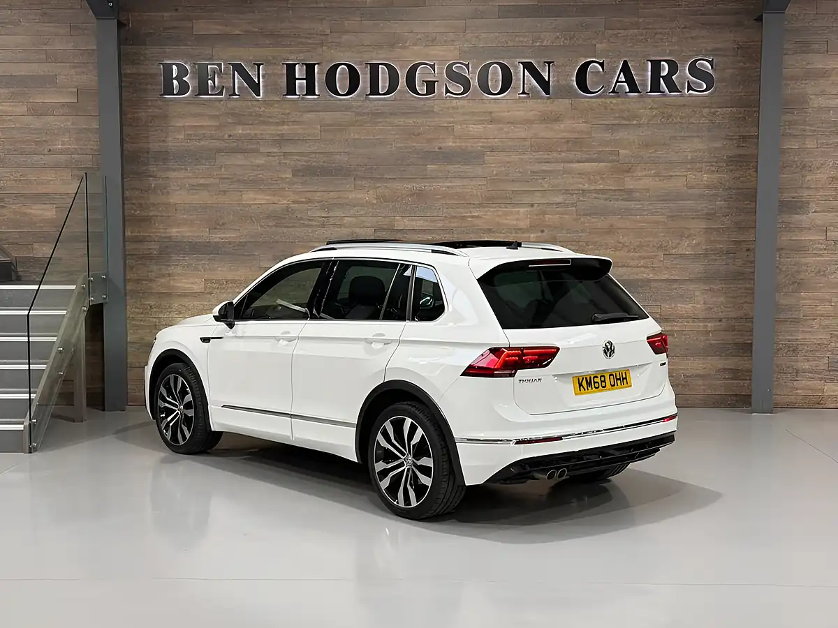 Used 2018 Volkswagen Tiguan R-Line White - Interior and Exterior details 4