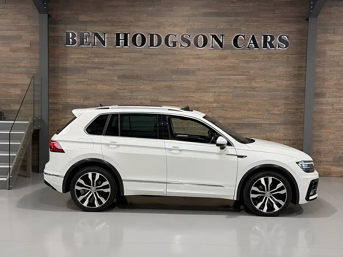 Used 2018 Volkswagen Tiguan R-Line White - Interior and Exterior details 5