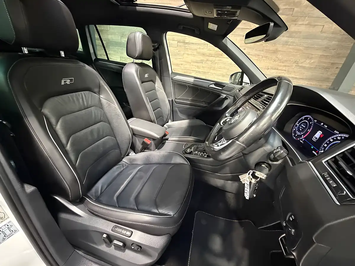 Used 2018 Volkswagen Tiguan R-Line White - Interior and Exterior details 8