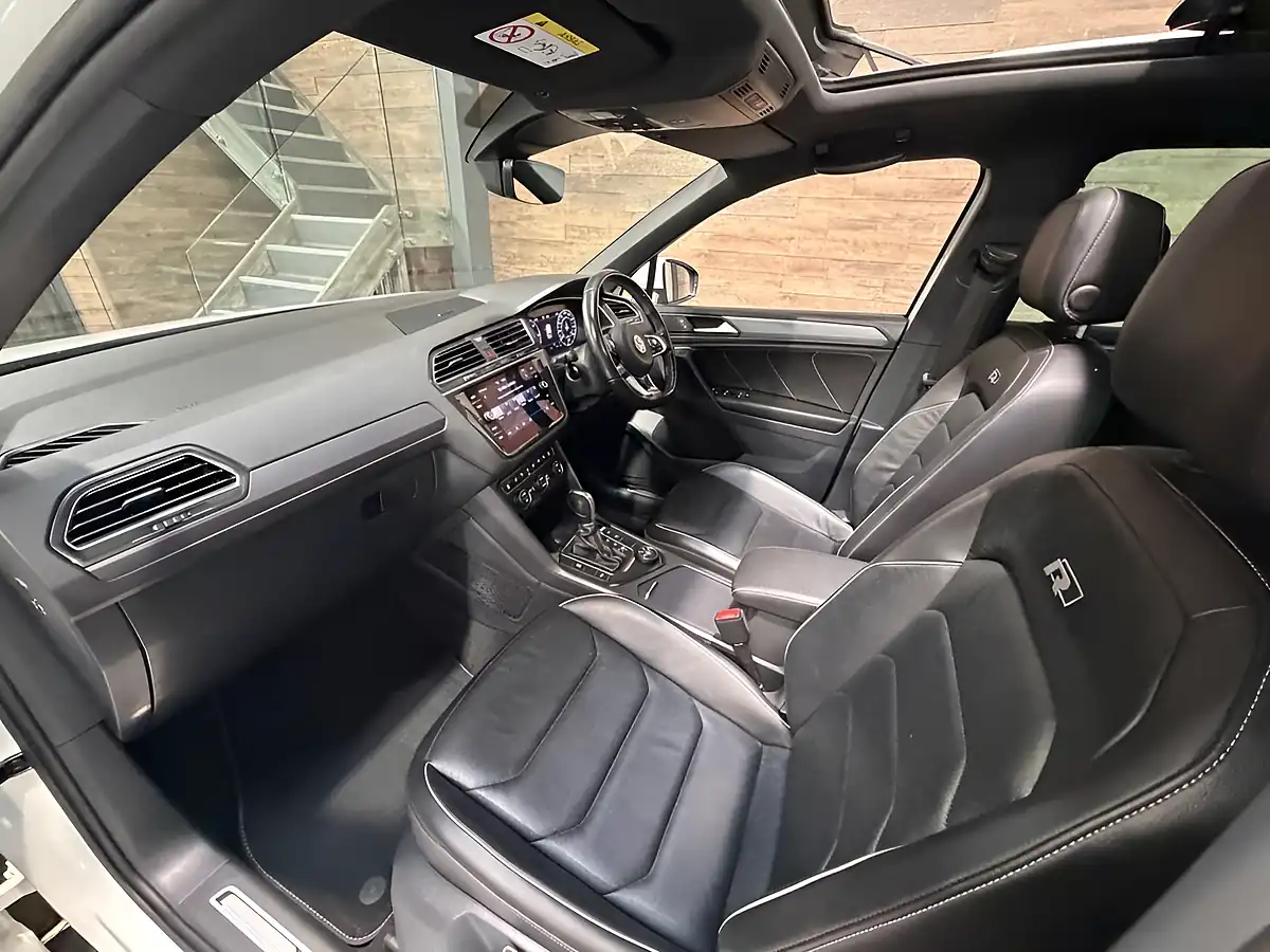 Used 2018 Volkswagen Tiguan R-Line White - Interior and Exterior details 9