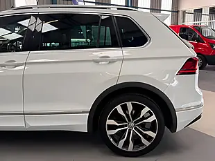 Used 2018 Volkswagen Tiguan R-Line White - Interior and Exterior details 11