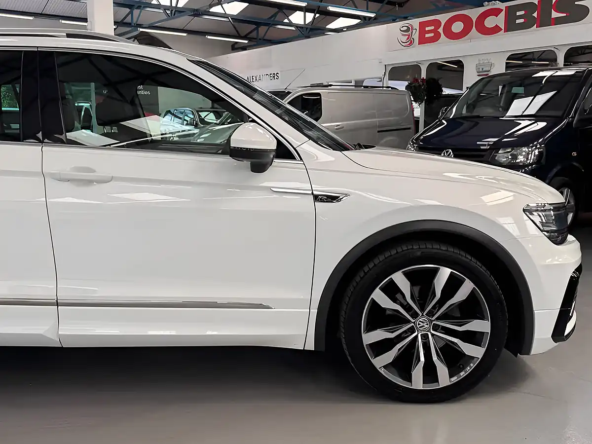 Used 2018 Volkswagen Tiguan R-Line White - Interior and Exterior details 12
