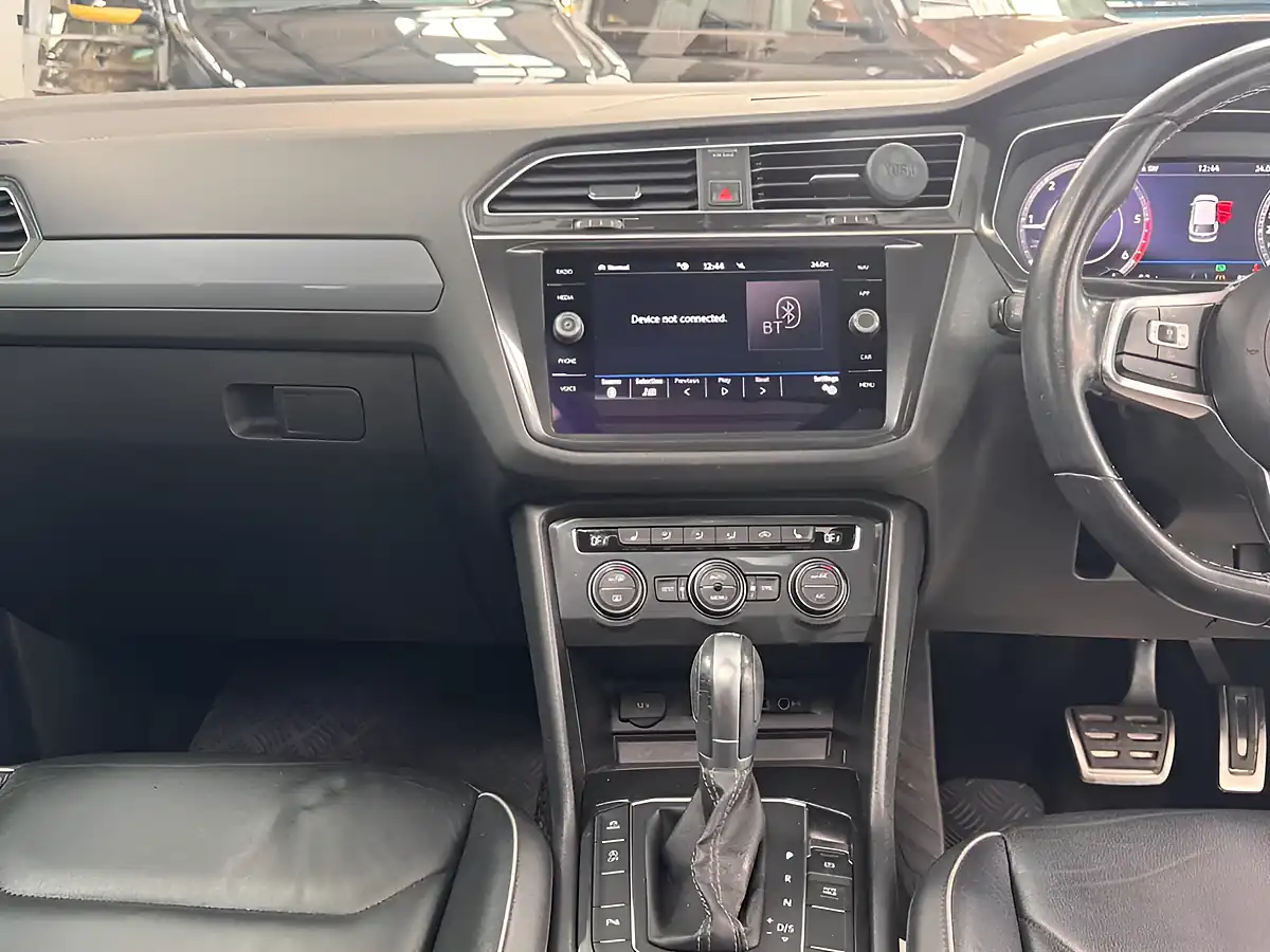 Used 2018 Volkswagen Tiguan R-Line White - Interior and Exterior details 13