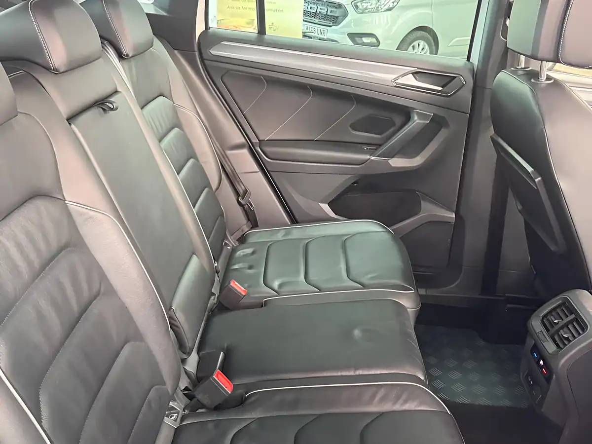 Used 2018 Volkswagen Tiguan R-Line White - Interior and Exterior details 15