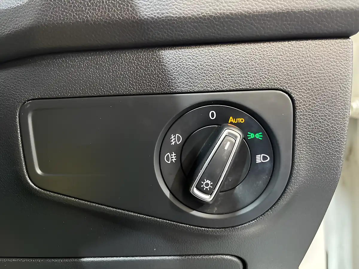 Used 2018 Volkswagen Tiguan R-Line White - Interior and Exterior details 11