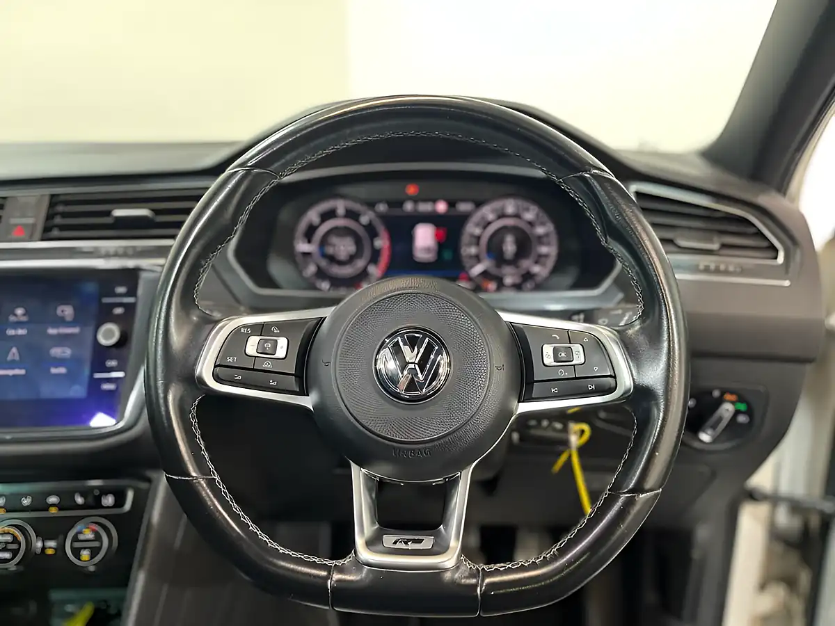 Used 2018 Volkswagen Tiguan R-Line White - Interior and Exterior details 12