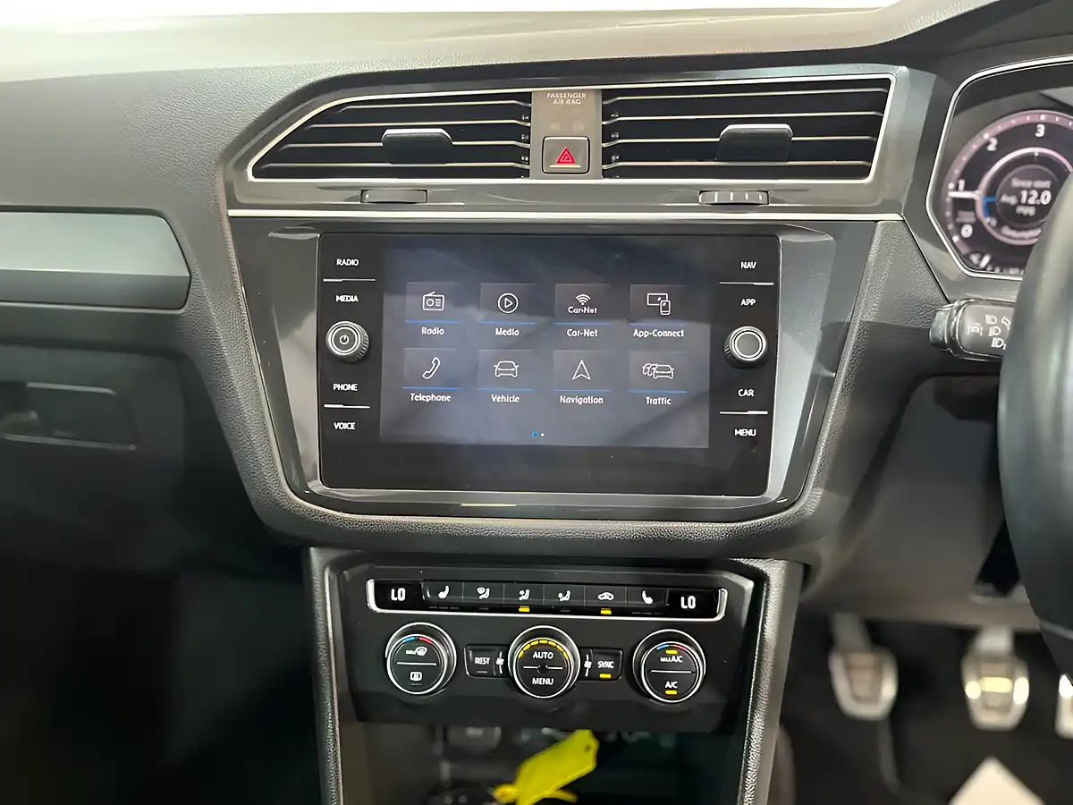 Used 2018 Volkswagen Tiguan R-Line White - Interior and Exterior details 17
