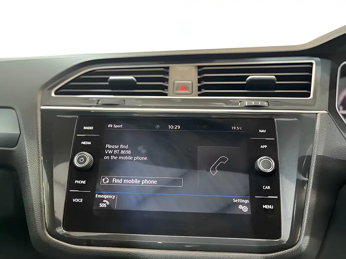 Used 2018 Volkswagen Tiguan R-Line White - Interior and Exterior details 18