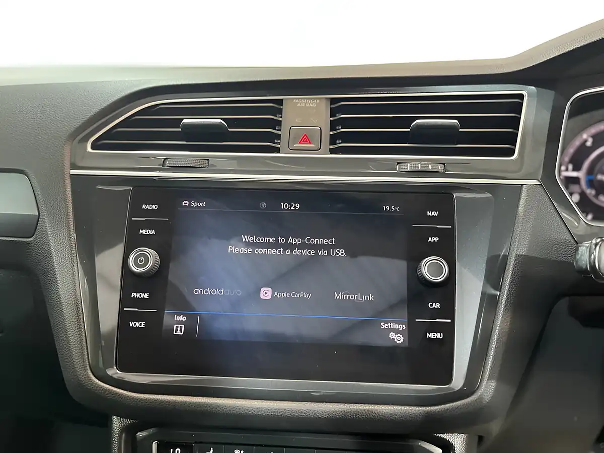 Used 2018 Volkswagen Tiguan R-Line White - Interior and Exterior details 20