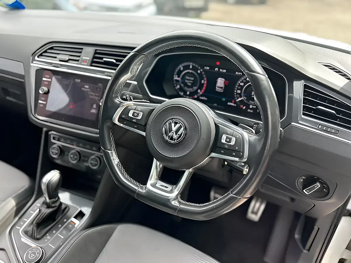 Used 2018 Volkswagen Tiguan R-Line White - Interior and Exterior details 10
