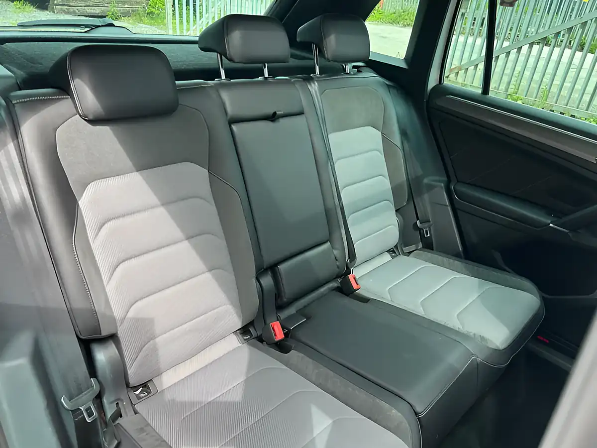 Used 2018 Volkswagen Tiguan R-Line White - Interior and Exterior details 12