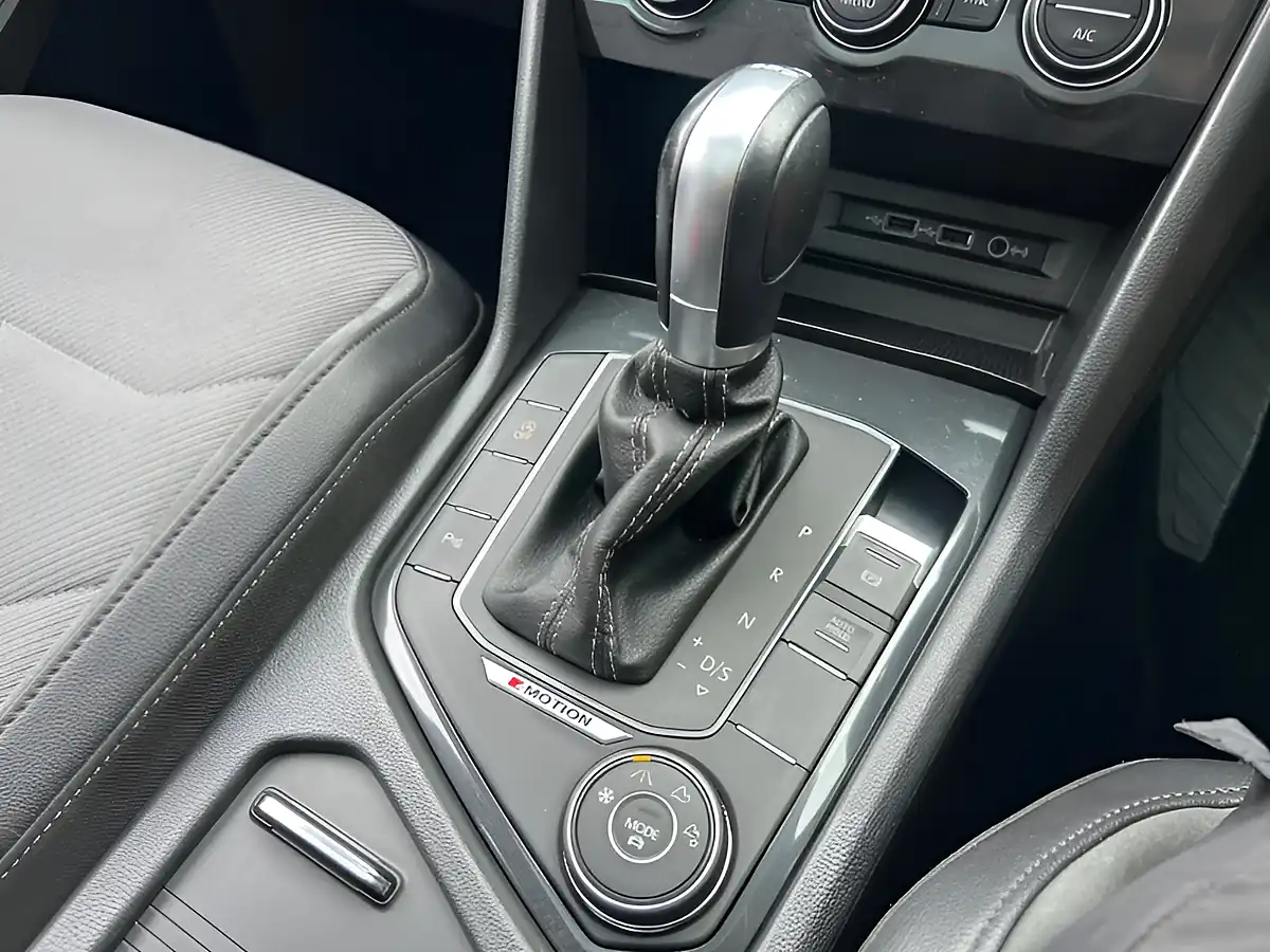 Used 2018 Volkswagen Tiguan R-Line White - Interior and Exterior details 14