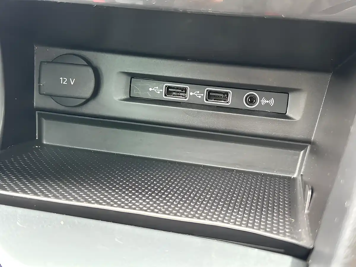 Used 2018 Volkswagen Tiguan R-Line White - Interior and Exterior details 15