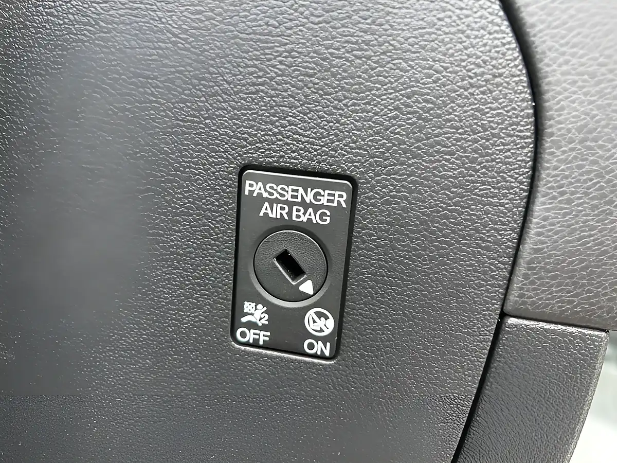 Used 2018 Volkswagen Tiguan R-Line White - Interior and Exterior details 20