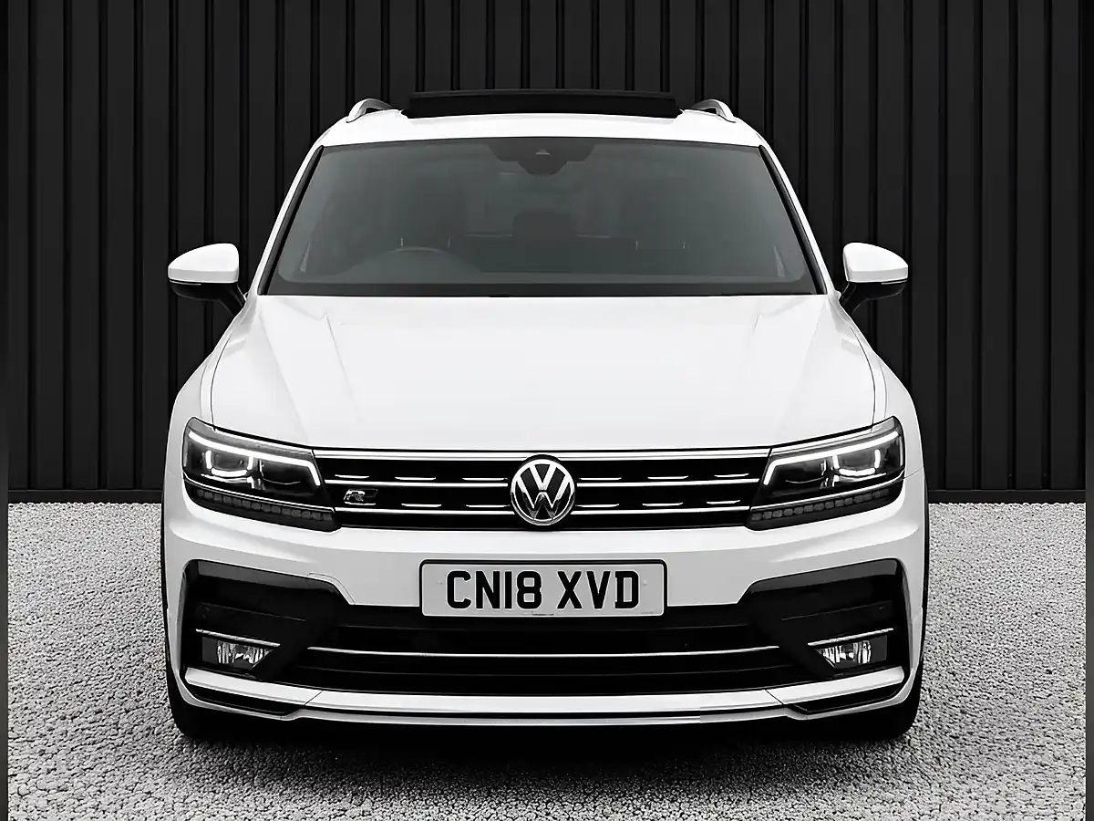 Used 2018 Volkswagen Tiguan R-Line White - Interior and Exterior details 5