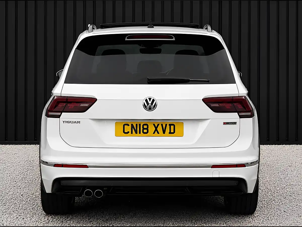 Used 2018 Volkswagen Tiguan R-Line White - Interior and Exterior details 7