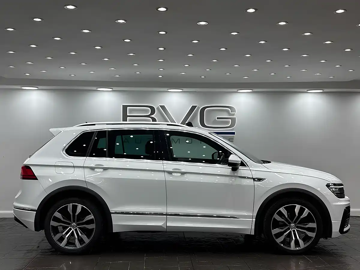 Used 2018 Volkswagen Tiguan R-Line White - Interior and Exterior details 10