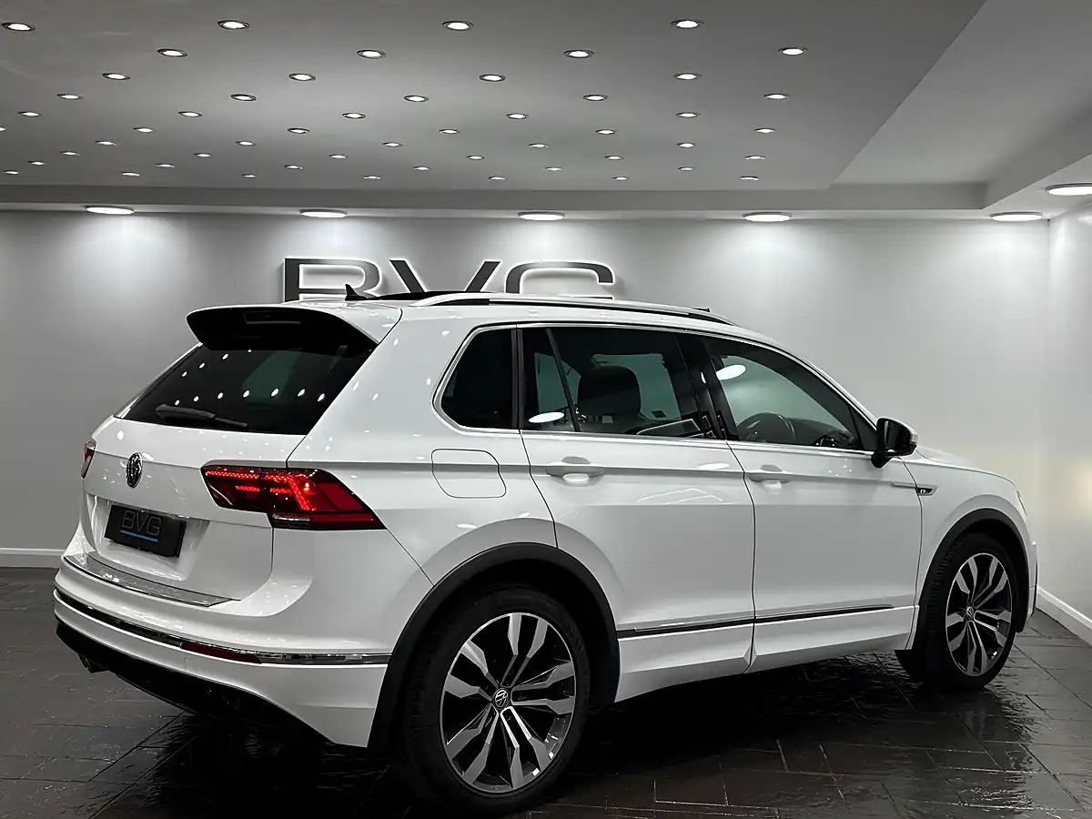 Used 2018 Volkswagen Tiguan R-Line White - Interior and Exterior details 11