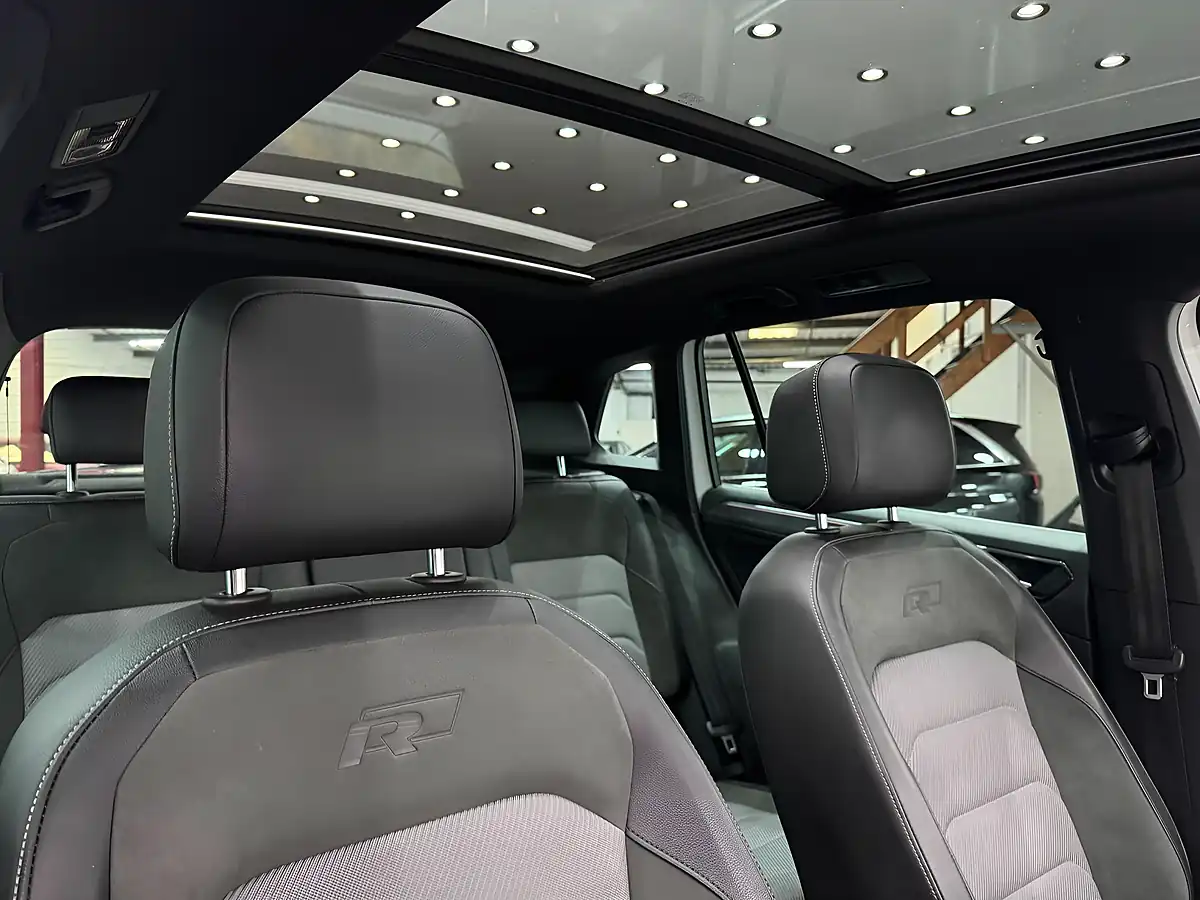Used 2018 Volkswagen Tiguan R-Line White - Interior and Exterior details 13