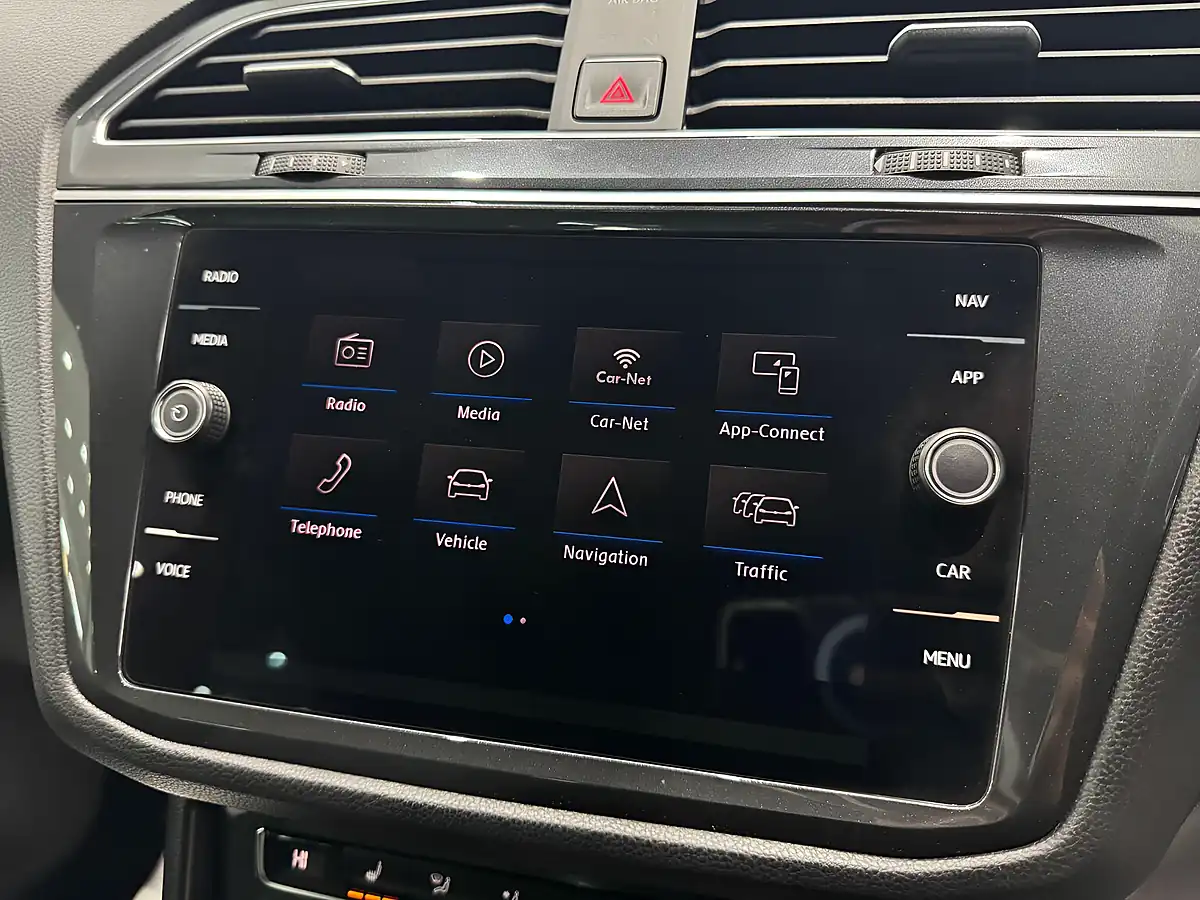 Used 2018 Volkswagen Tiguan R-Line White - Interior and Exterior details 14