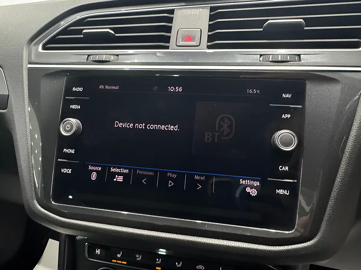 Used 2018 Volkswagen Tiguan R-Line White - Interior and Exterior details 15