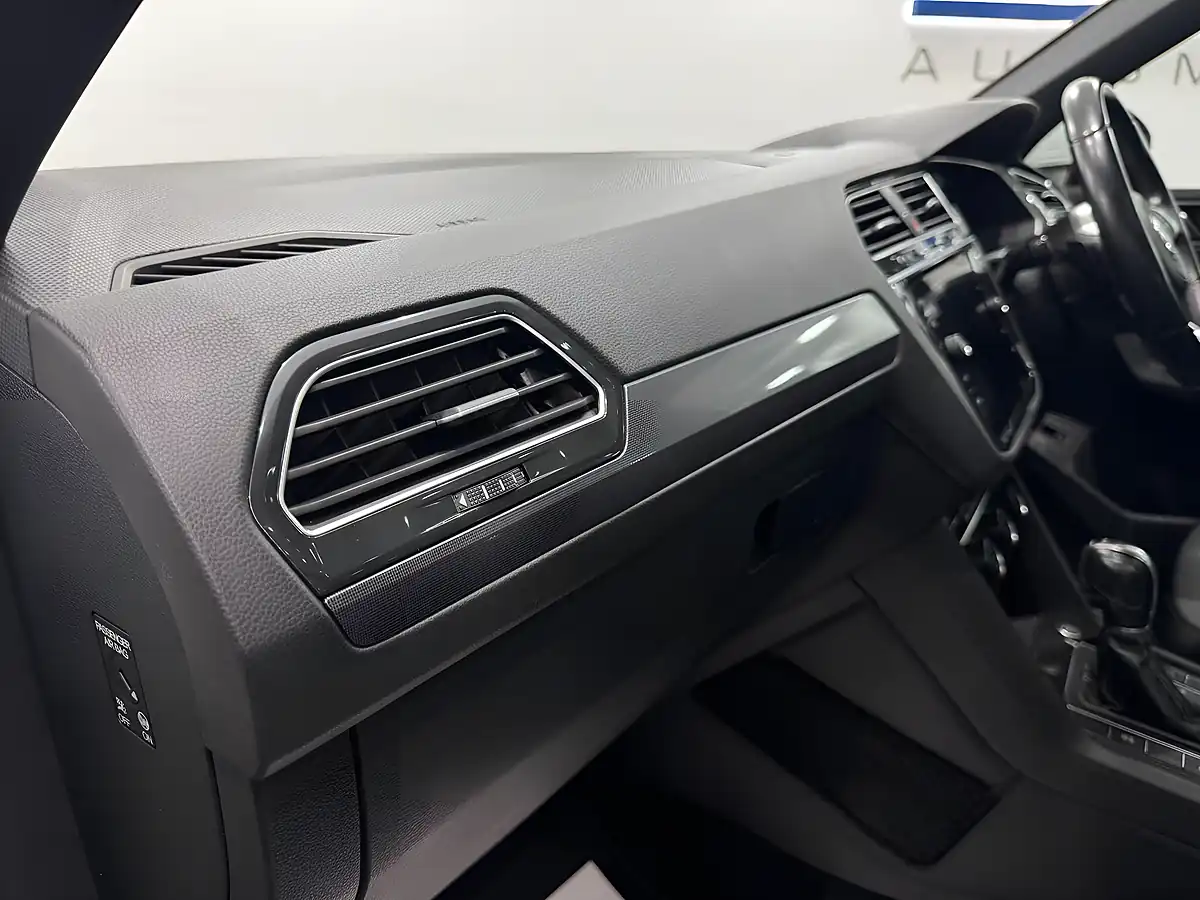 Used 2018 Volkswagen Tiguan R-Line White - Interior and Exterior details 18