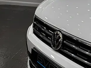Used 2018 Volkswagen Tiguan R-Line White - Interior and Exterior details 9