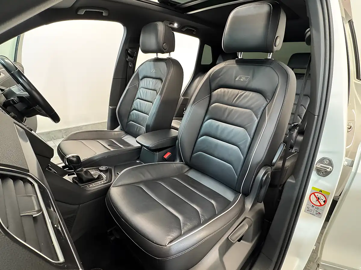 Used 2018 Volkswagen Tiguan R-Line White - Interior and Exterior details 12
