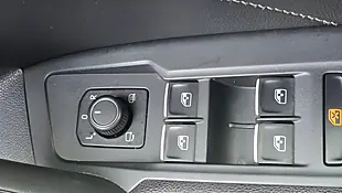Used 2018 Volkswagen Tiguan R-Line White - Interior and Exterior details 13