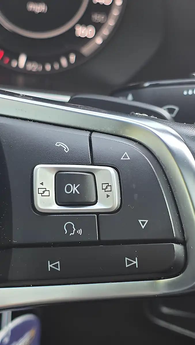 Used 2018 Volkswagen Tiguan R-Line White - Interior and Exterior details 14