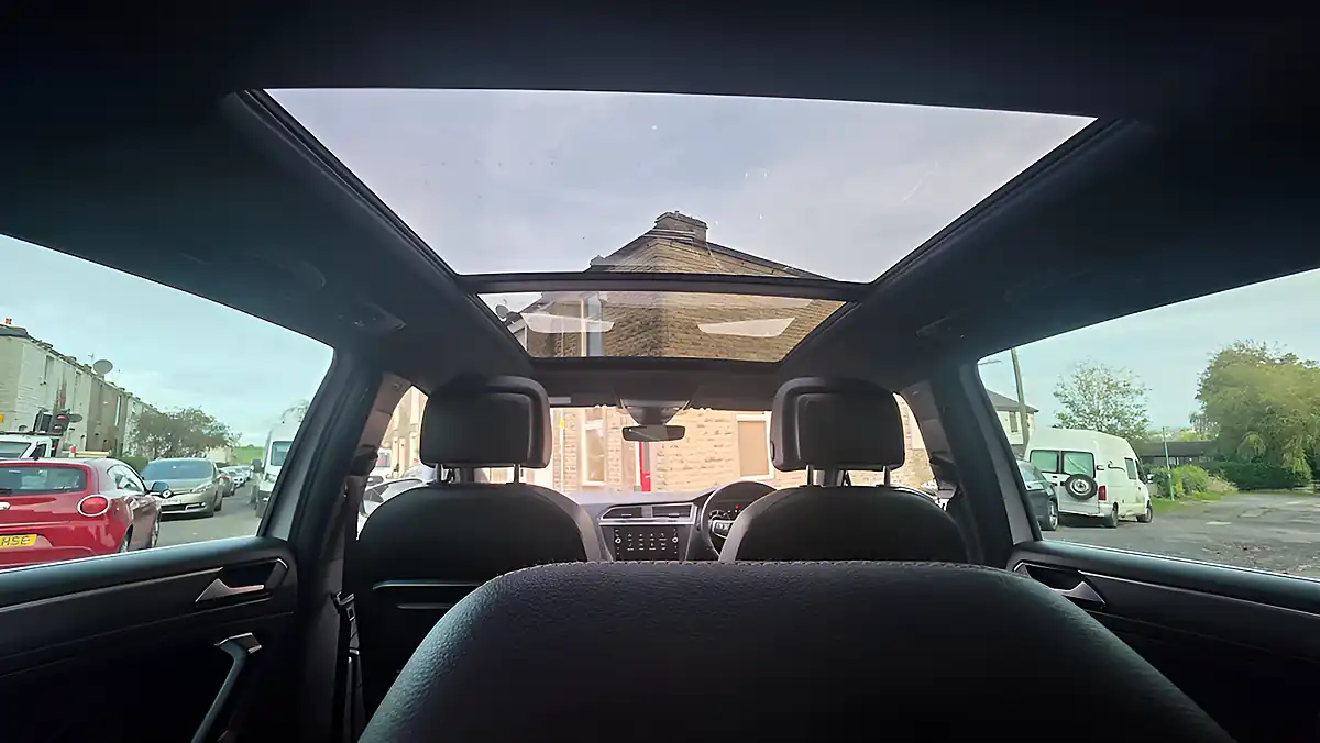 Used 2018 Volkswagen Tiguan R-Line White - Interior and Exterior details 20