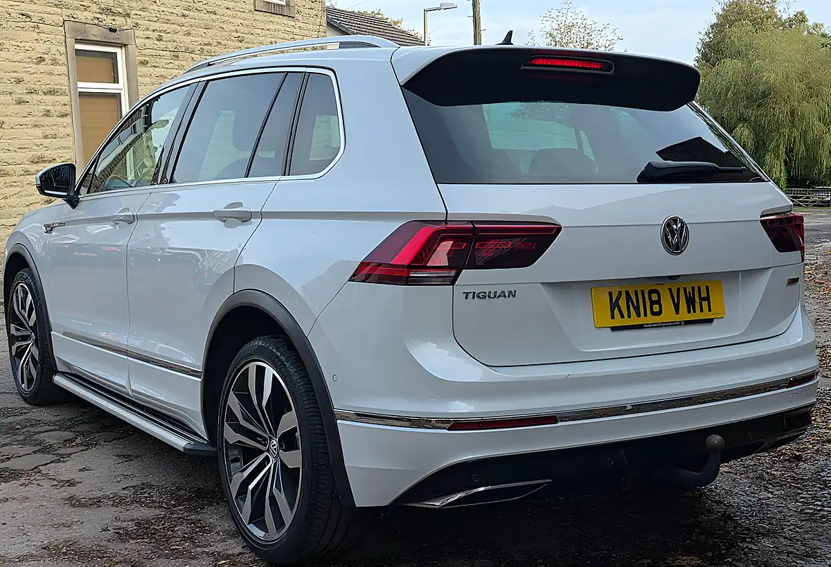 Used 2018 Volkswagen Tiguan R-Line White - Interior and Exterior details 4