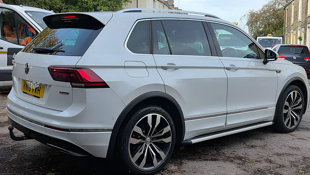 Used 2018 Volkswagen Tiguan R-Line White - Interior and Exterior details 8