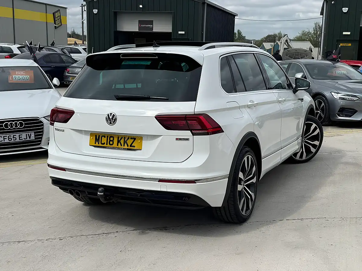 Used 2018 Volkswagen Tiguan R-Line White - Interior and Exterior details 11