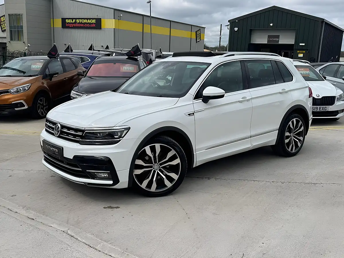 Used 2018 Volkswagen Tiguan R-Line White - Interior and Exterior details 4