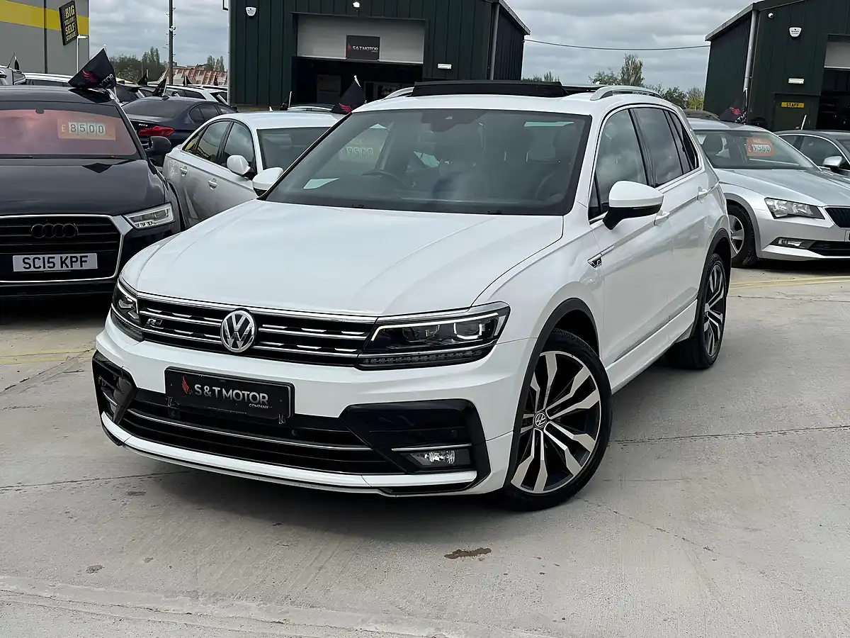 Used 2018 Volkswagen Tiguan R-Line White - Interior and Exterior details 6