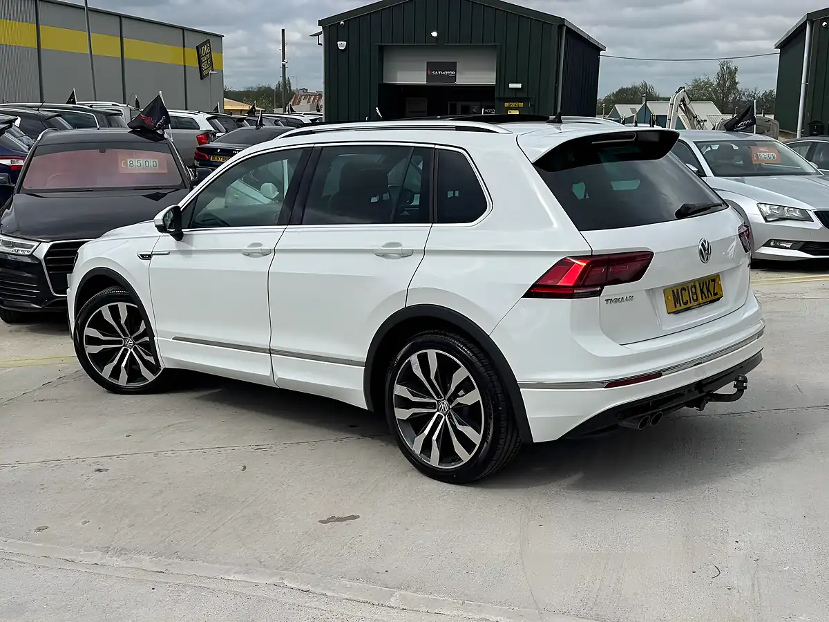 Used 2018 Volkswagen Tiguan R-Line White - Interior and Exterior details 7