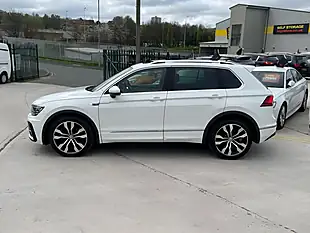Used 2018 Volkswagen Tiguan R-Line White - Interior and Exterior details 8