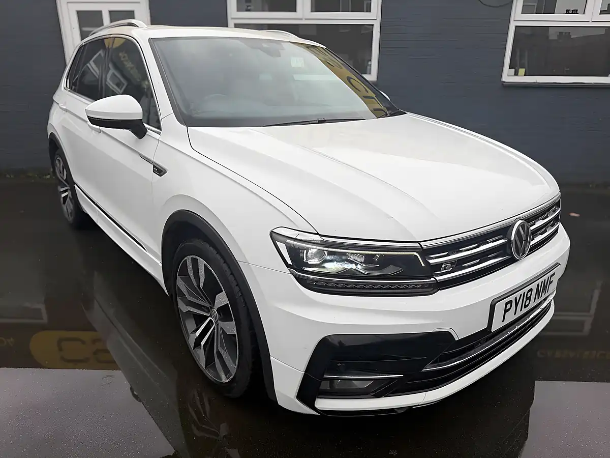 Used 2018 Volkswagen Tiguan R-Line White - Interior and Exterior details 9