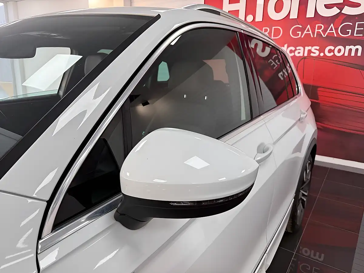 Used 2018 Volkswagen Tiguan R-Line White - Interior and Exterior details 15
