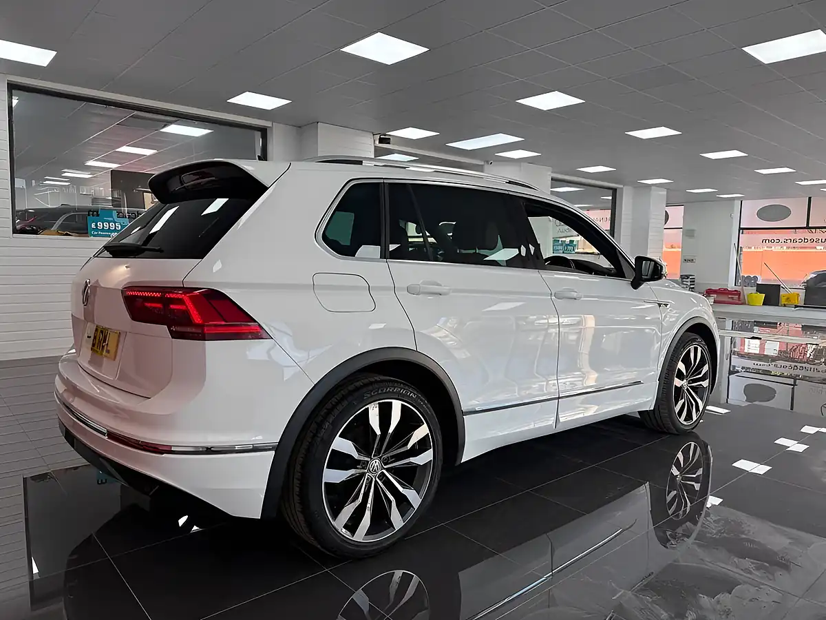 Used 2018 Volkswagen Tiguan R-Line White - Interior and Exterior details 2