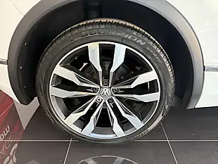 Used 2018 Volkswagen Tiguan R-Line White - Interior and Exterior details 3