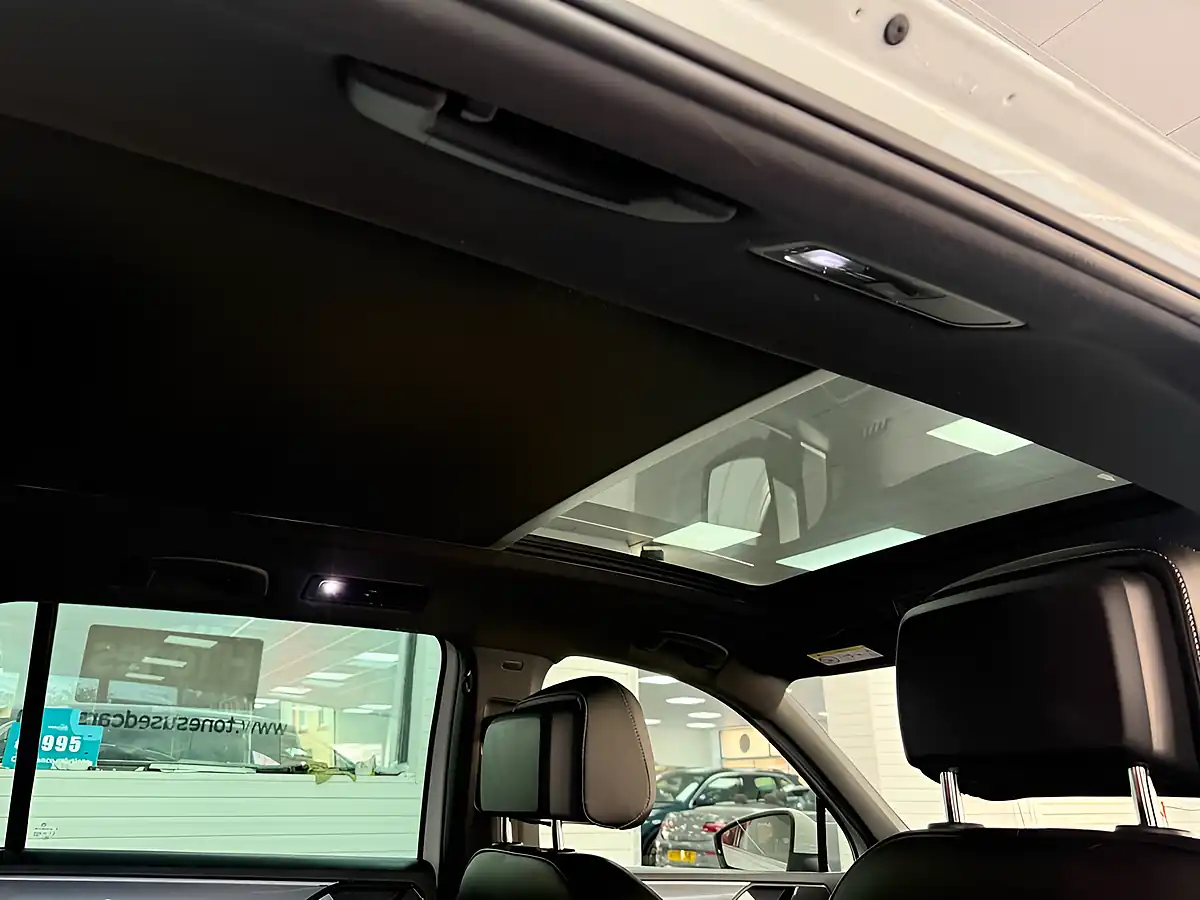 Used 2018 Volkswagen Tiguan R-Line White - Interior and Exterior details 7